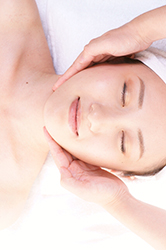 目元や口元など乾燥